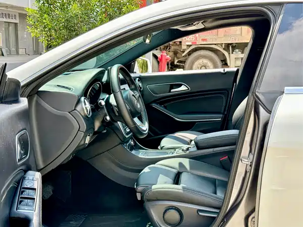 Mercedes-Benz CLA 2018