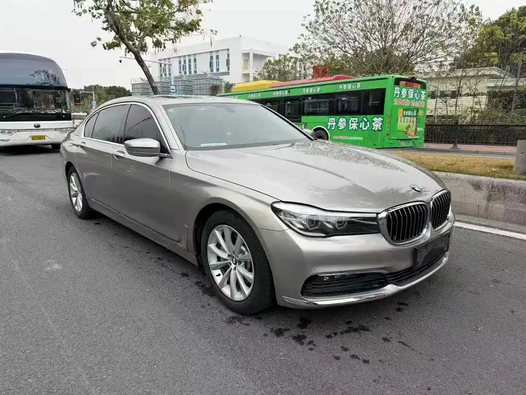BMW 7 Series 2016 — фото 3