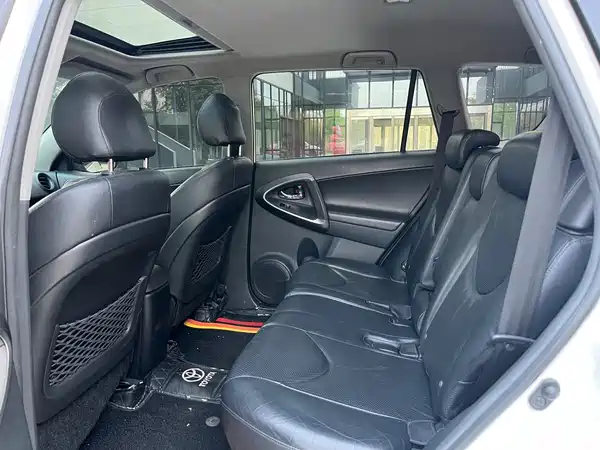 Toyota RAV4 2012