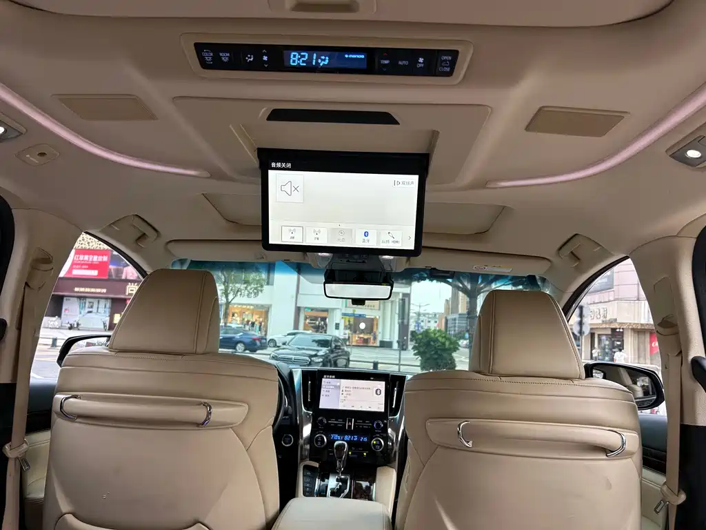 Toyota Alphard 2023 — фото 20
