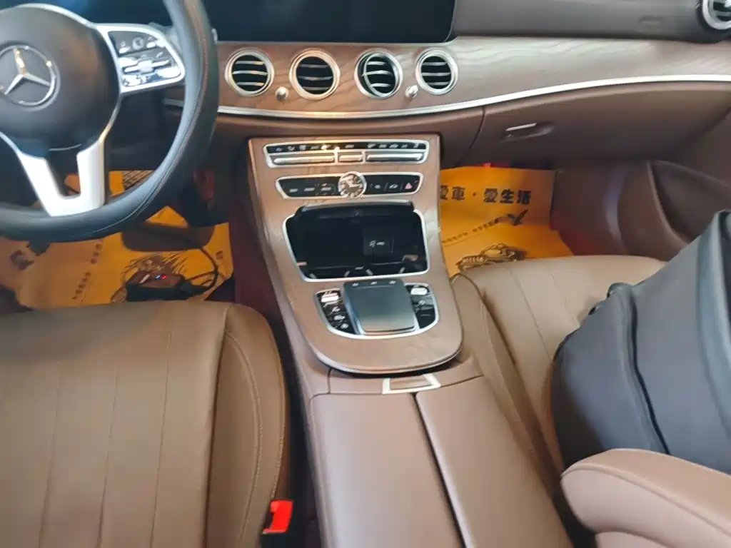 Mercedes-Benz E-Class 2020 — фото 14