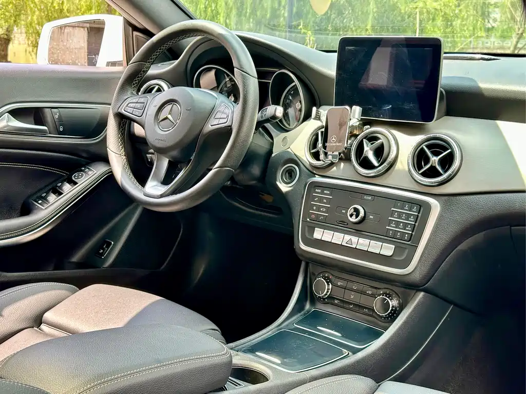 Mercedes-Benz CLA 2018 — фото 17