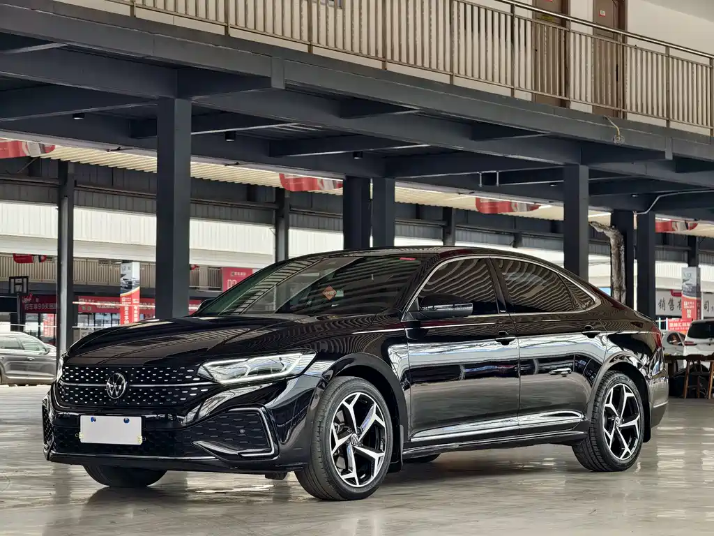 Volkswagen Passat 2023