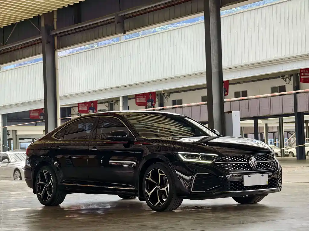 Volkswagen Passat 2023