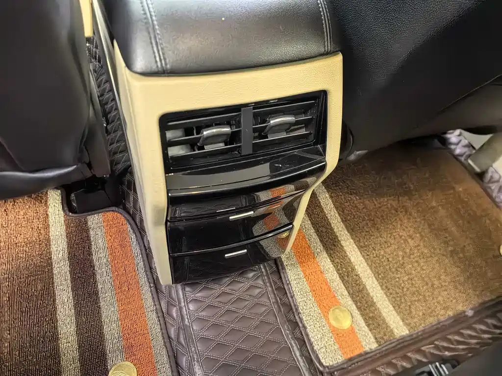 Ford Edge 2018 — фото 13
