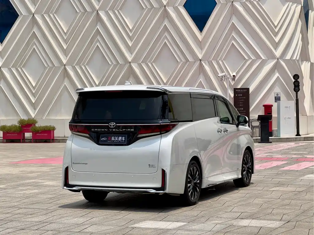 Toyota Vellfire 2024