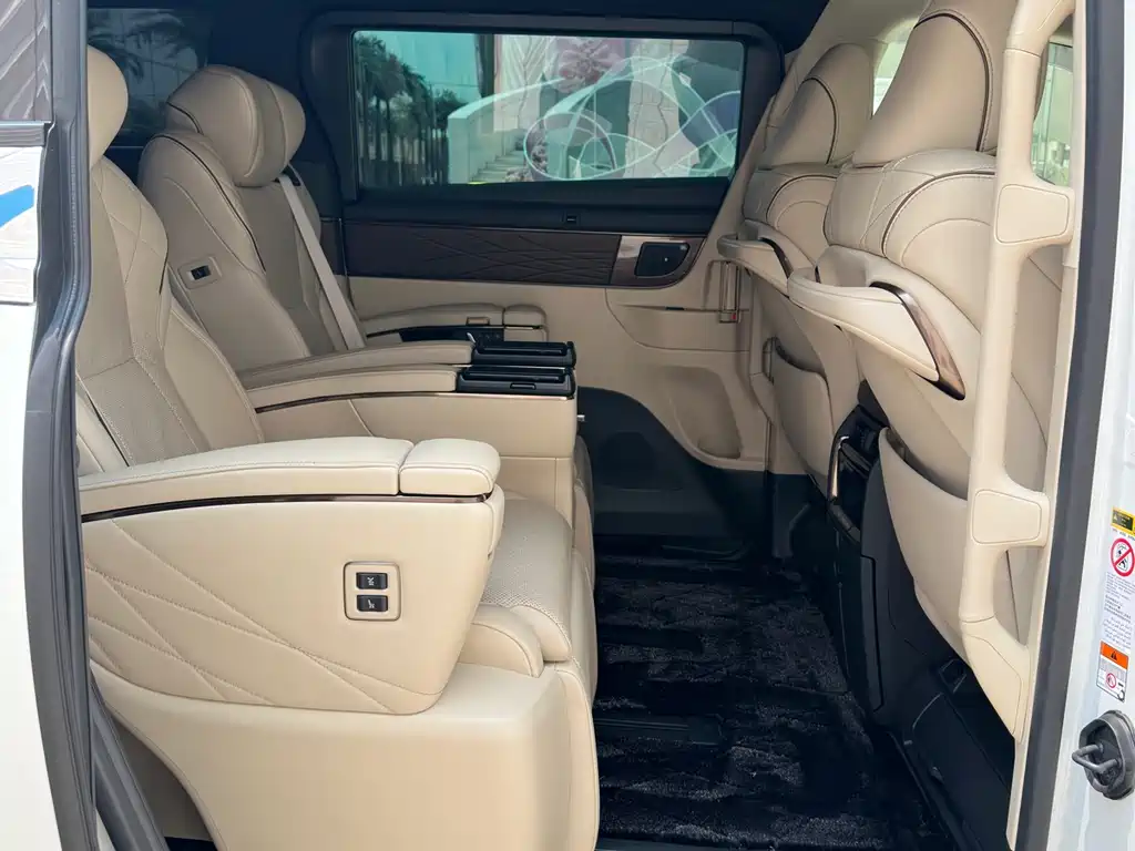 Toyota Vellfire 2024 — фото 16