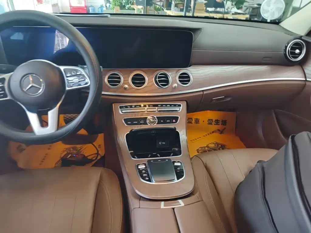 Mercedes-Benz E-Class 2020 — фото 13