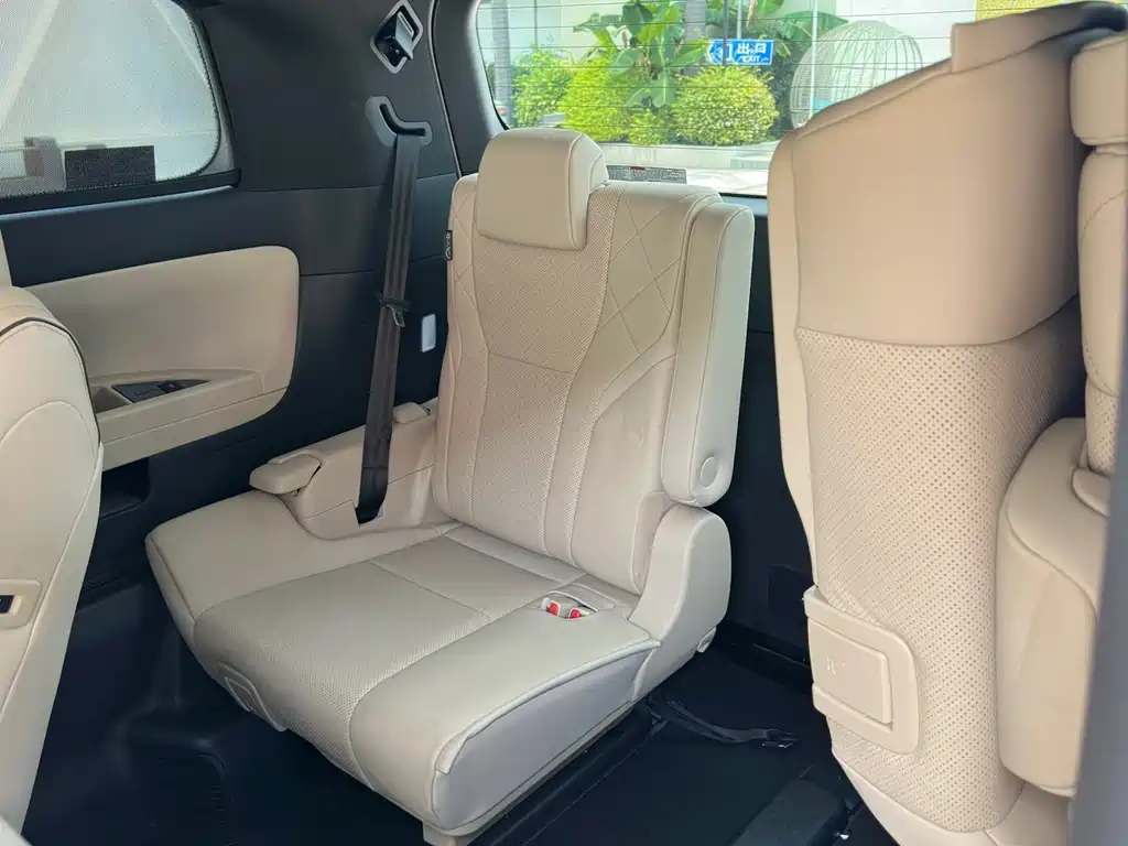 Toyota Vellfire 2024 — фото 18