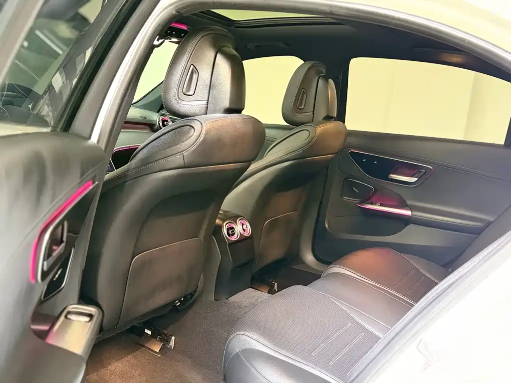 Mercedes-Benz C-Class 2023 — фото 17