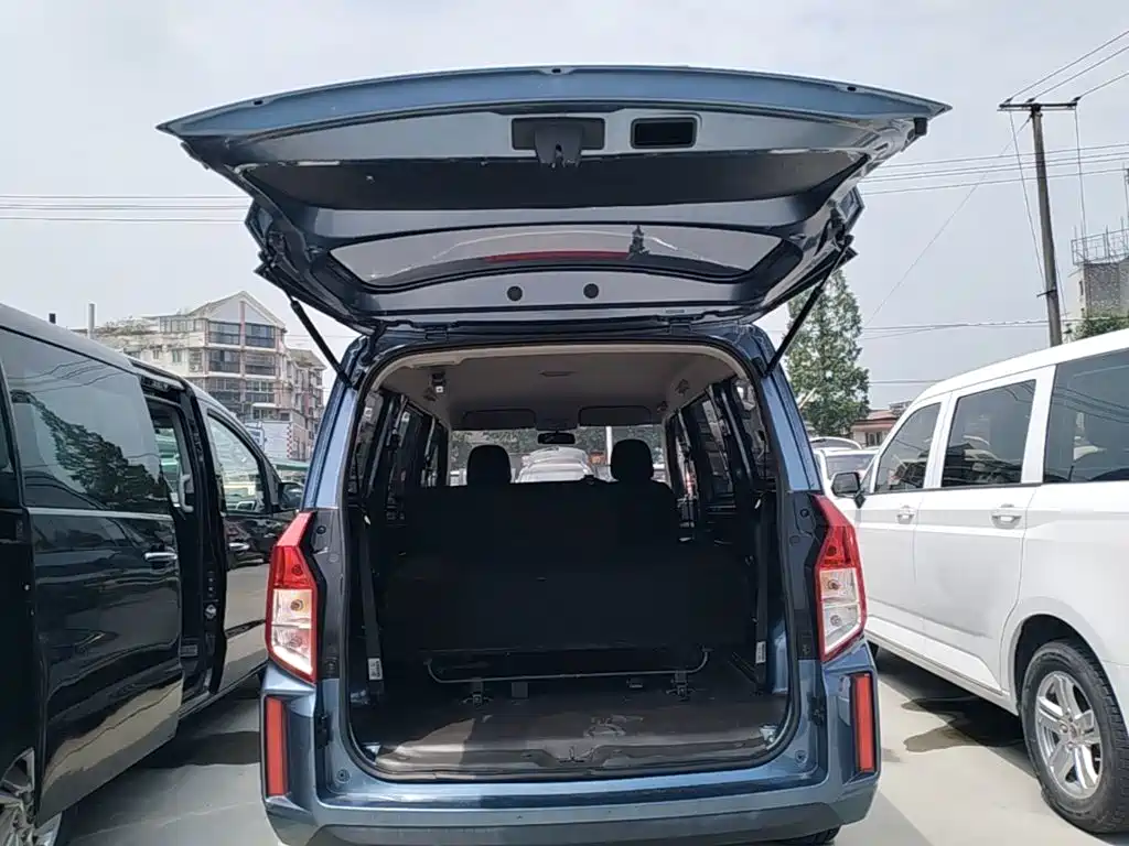 Wuling Hongguang PLUS 2022 — фото 19