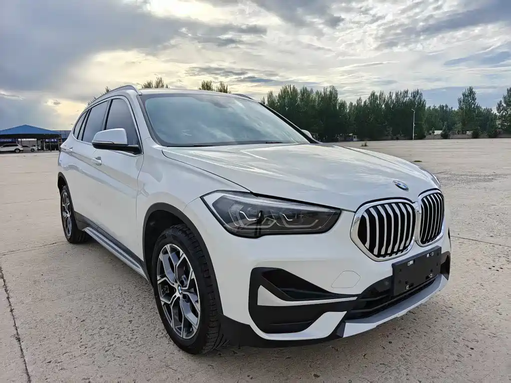 BMW X1 2022 — фото 3