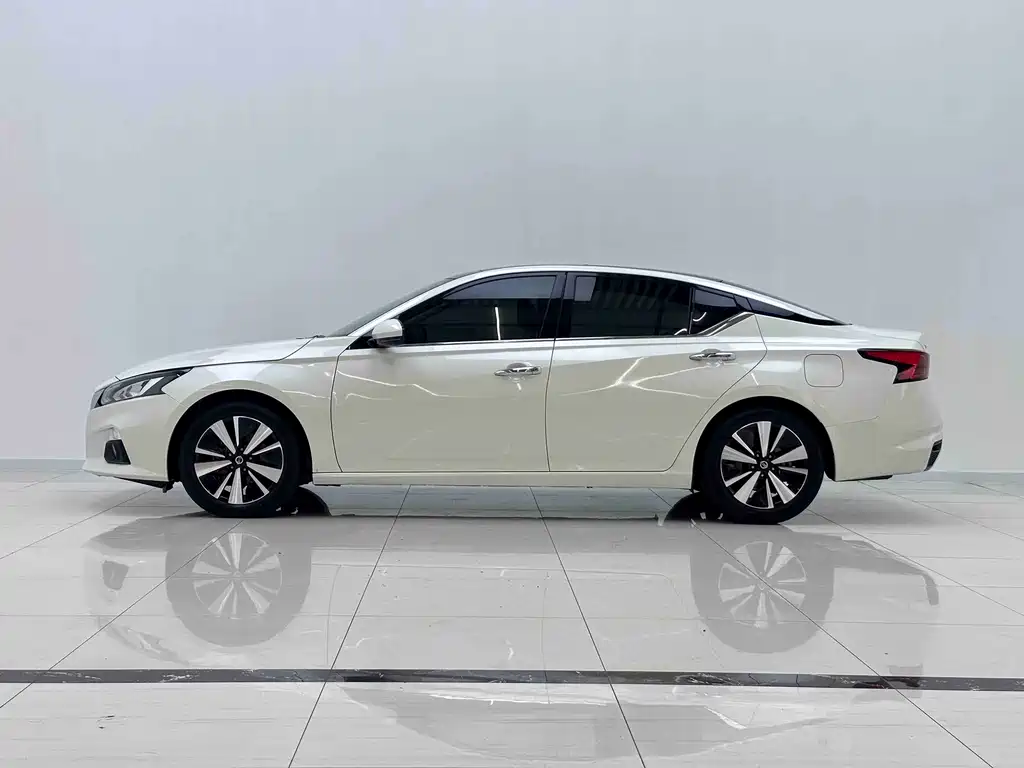 Nissan Teana 2022