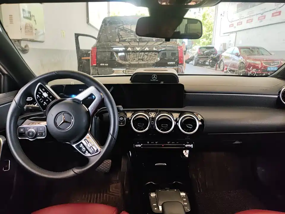 Mercedes-Benz A-Class 2022 — фото 10