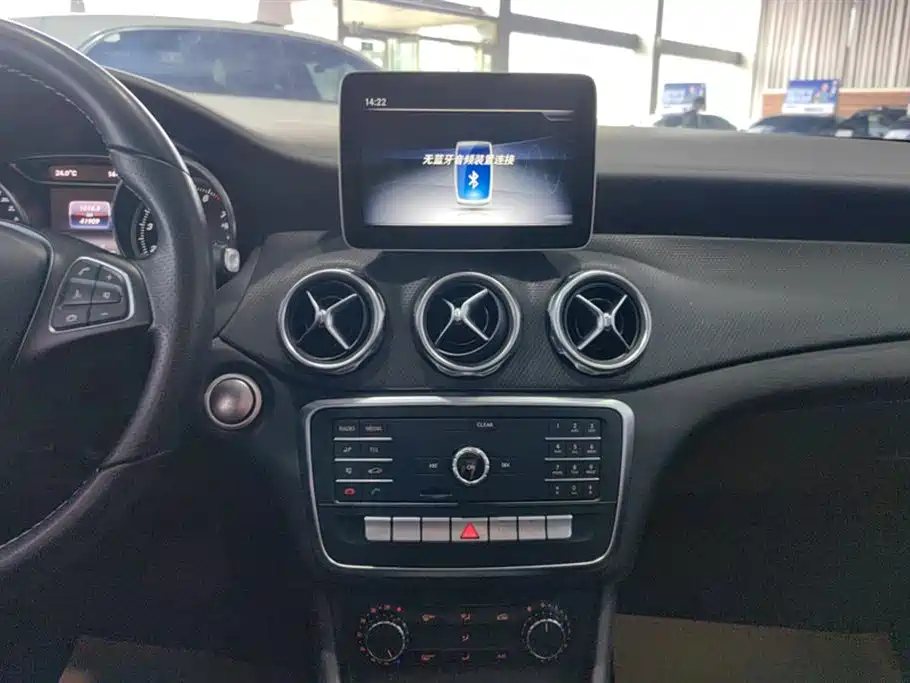 Mercedes-Benz GLA 2018 — фото 13