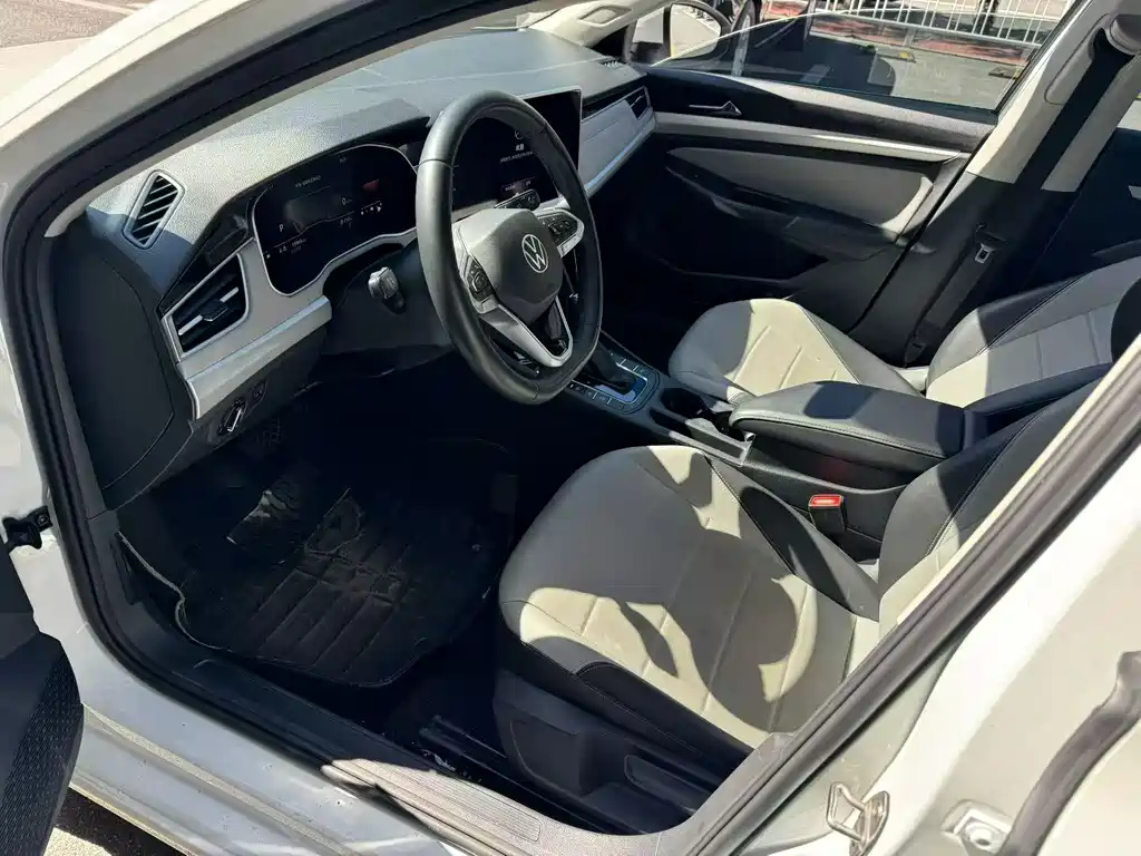Volkswagen Bora 2024