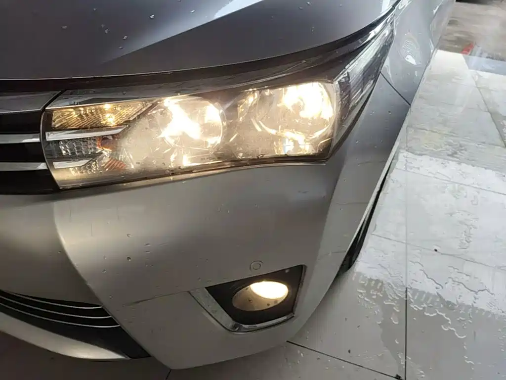 Toyota Corolla 2017 — фото 24