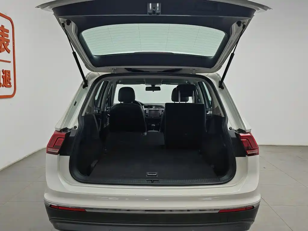 Volkswagen Tiguan L 2017 — фото 16