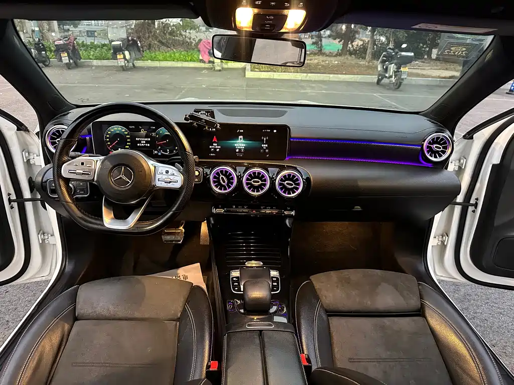Mercedes-Benz A-Class 2021 — фото 14