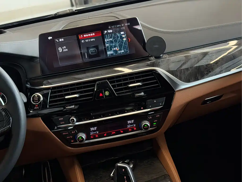 BMW 6 Series GT 2018 — фото 26
