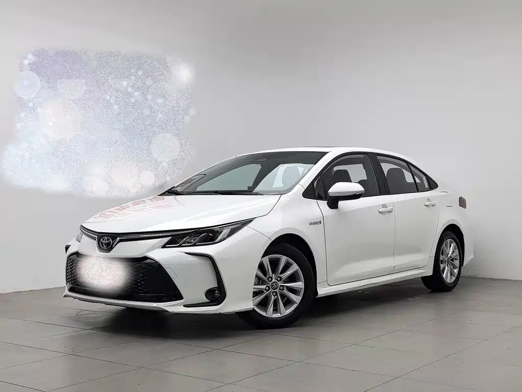 Toyota Corolla 2023 — фото 1