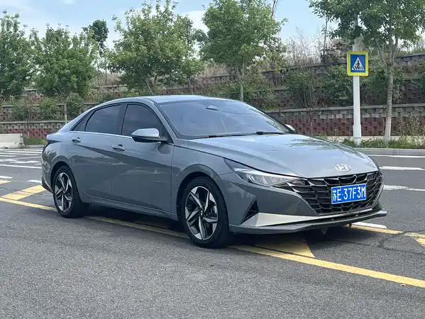 Hyundai Elantra 2022