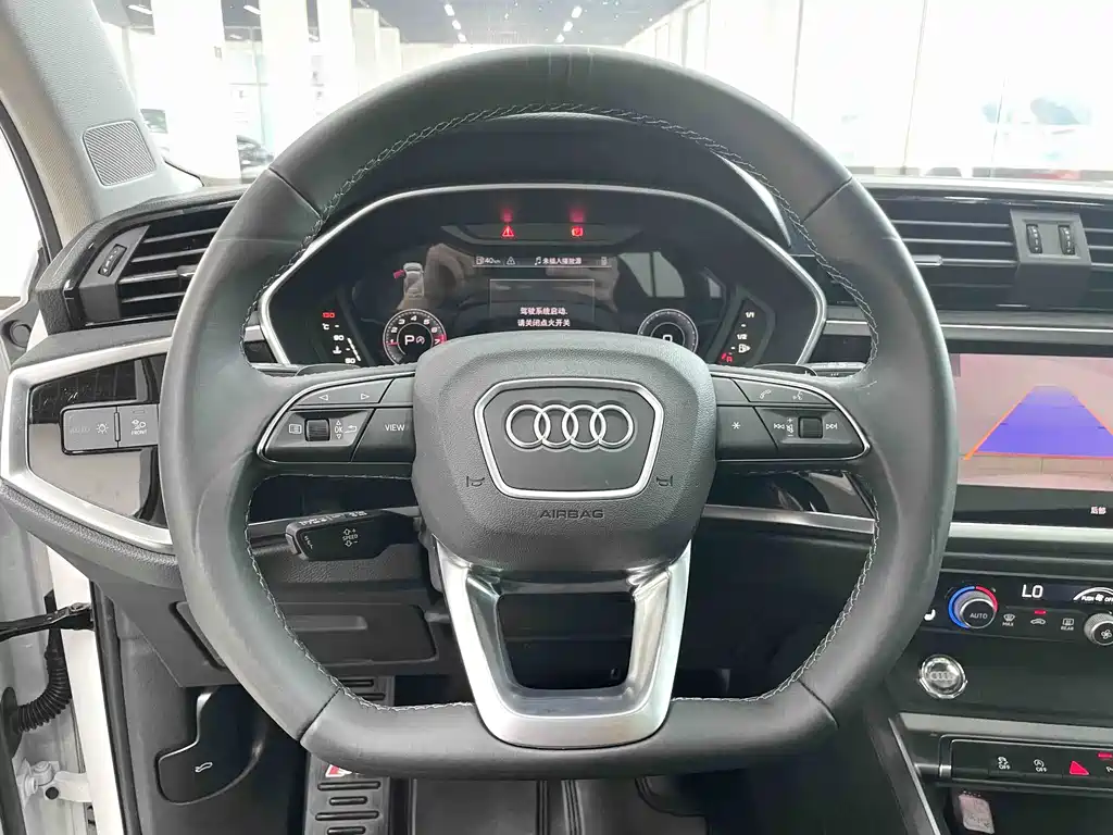 Audi Q3 2023 — фото 8