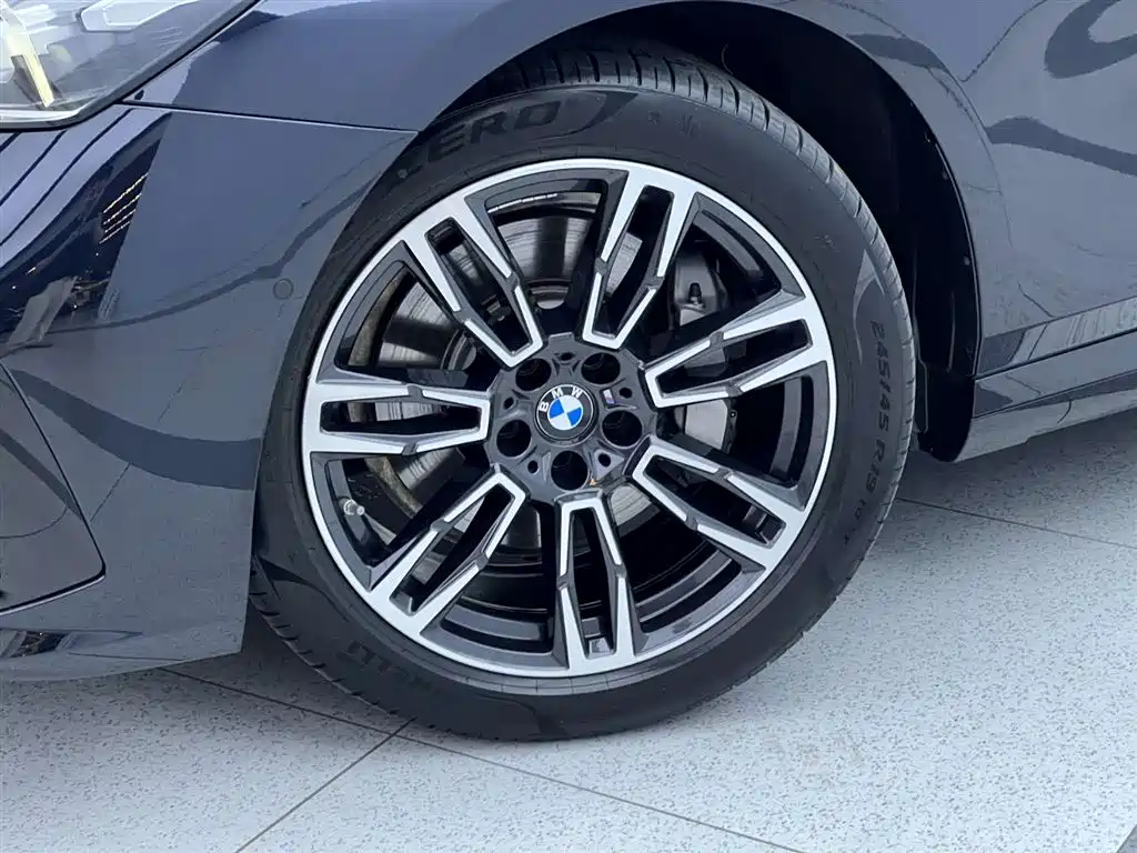 BMW 5 Series 2024 — фото 24