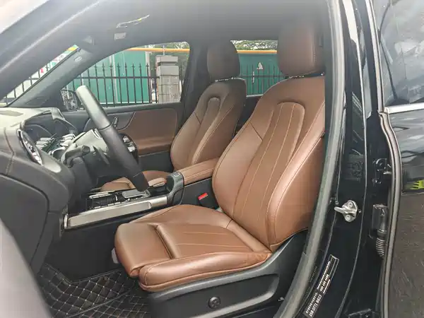 Mercedes-Benz GLB 2023