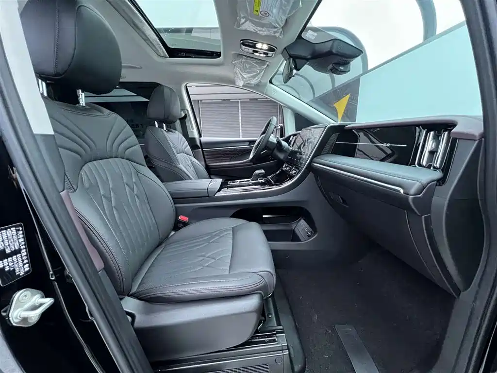 GAC Motor Trumpchi M8 2025 — фото 11