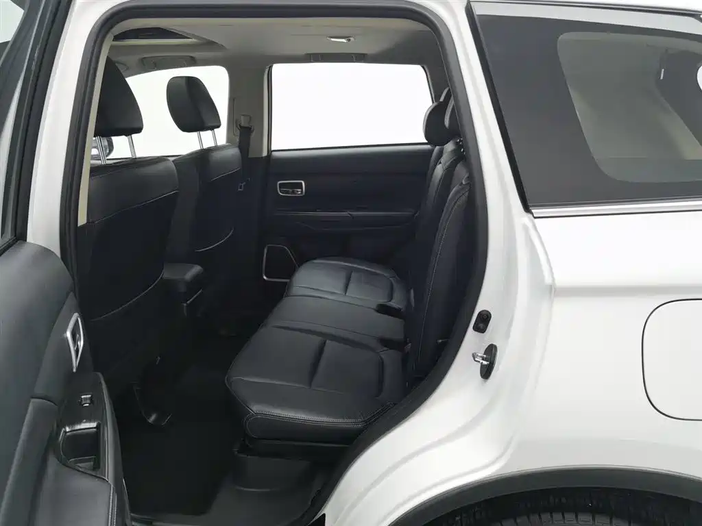 Mitsubishi Outlander 2018 — фото 15