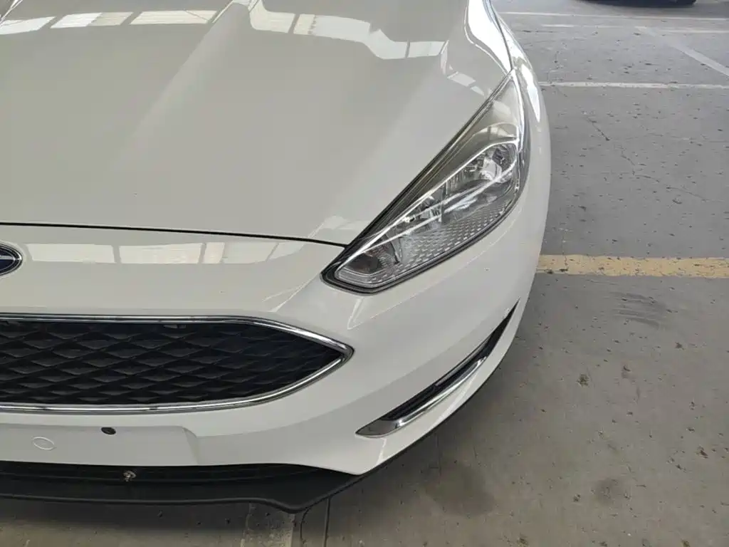 Ford Focus 2015 — фото 24