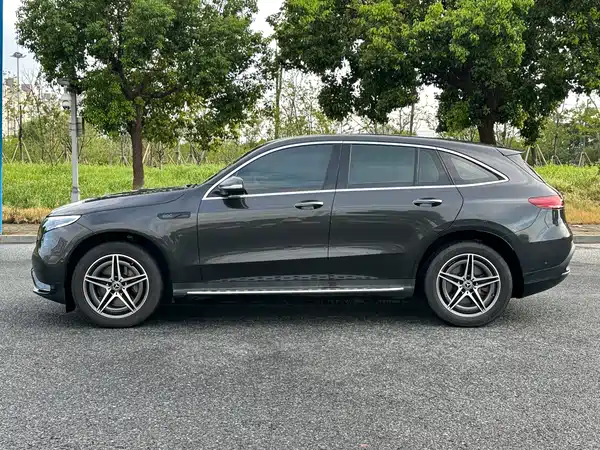 Mercedes-Benz EQC 2020