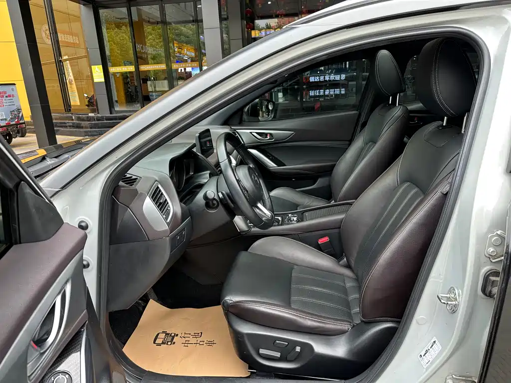 Mazda CX-4 2018 — фото 15