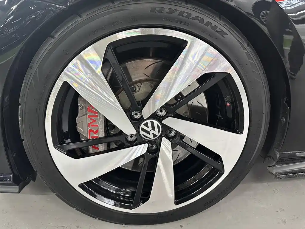 Volkswagen Golf GTI 2018 — фото 14