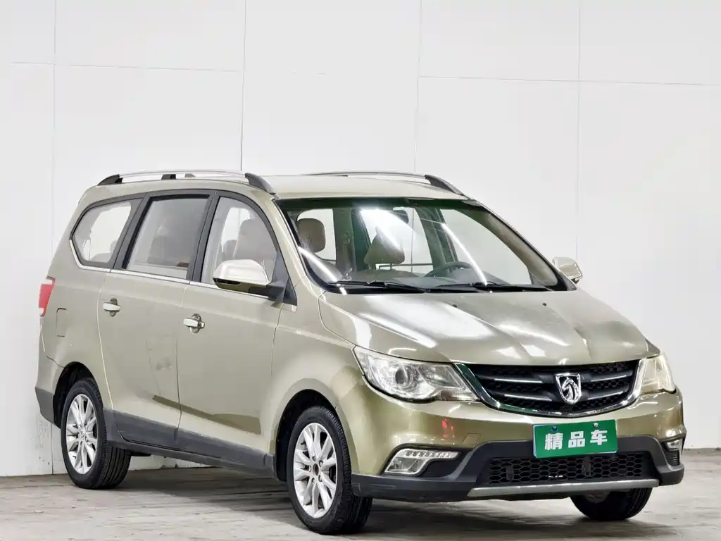 Baojun 730 2015