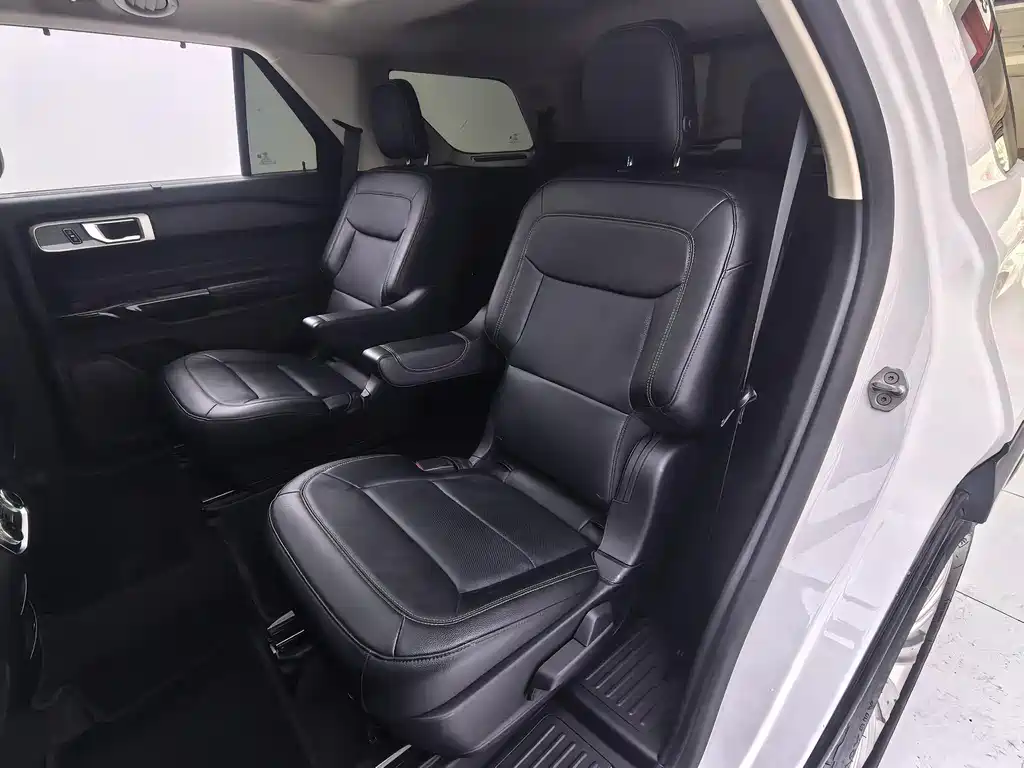 Ford Explorer 2021 — фото 18