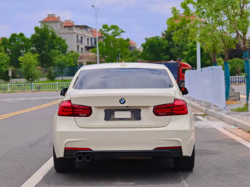 BMW 3 Series 2019 — фото 3