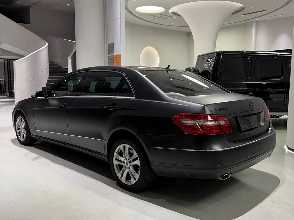 Mercedes-Benz E-Class 2012 — фото 10