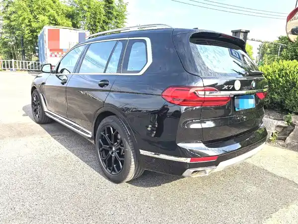 BMW X7 2022