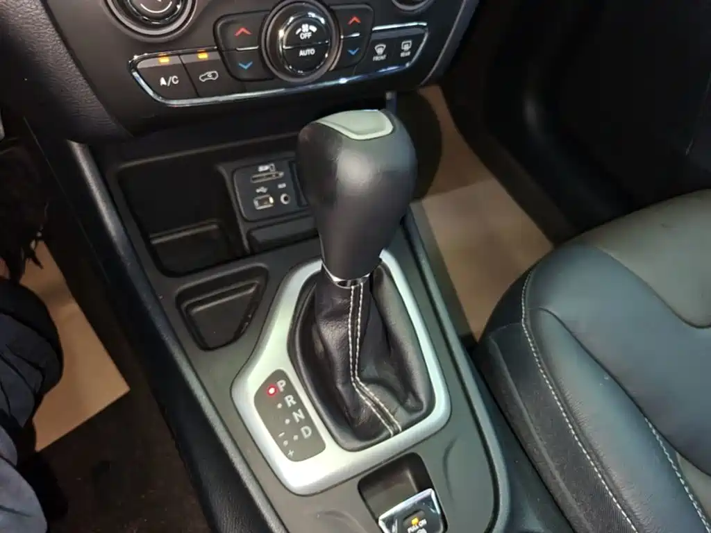 Jeep Cherokee 2017 — фото 14