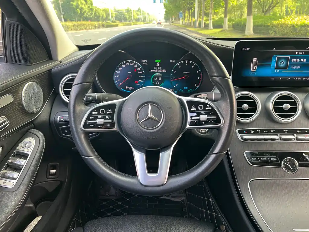 Mercedes-Benz C-Class 2019 — фото 13