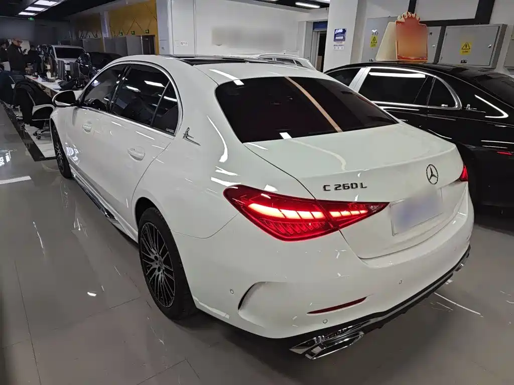 Mercedes-Benz C-Class 2025 — фото 23