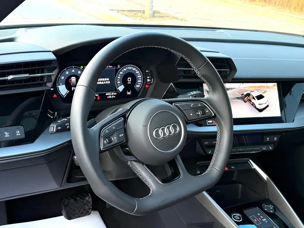 Audi A3 2023 — фото 13