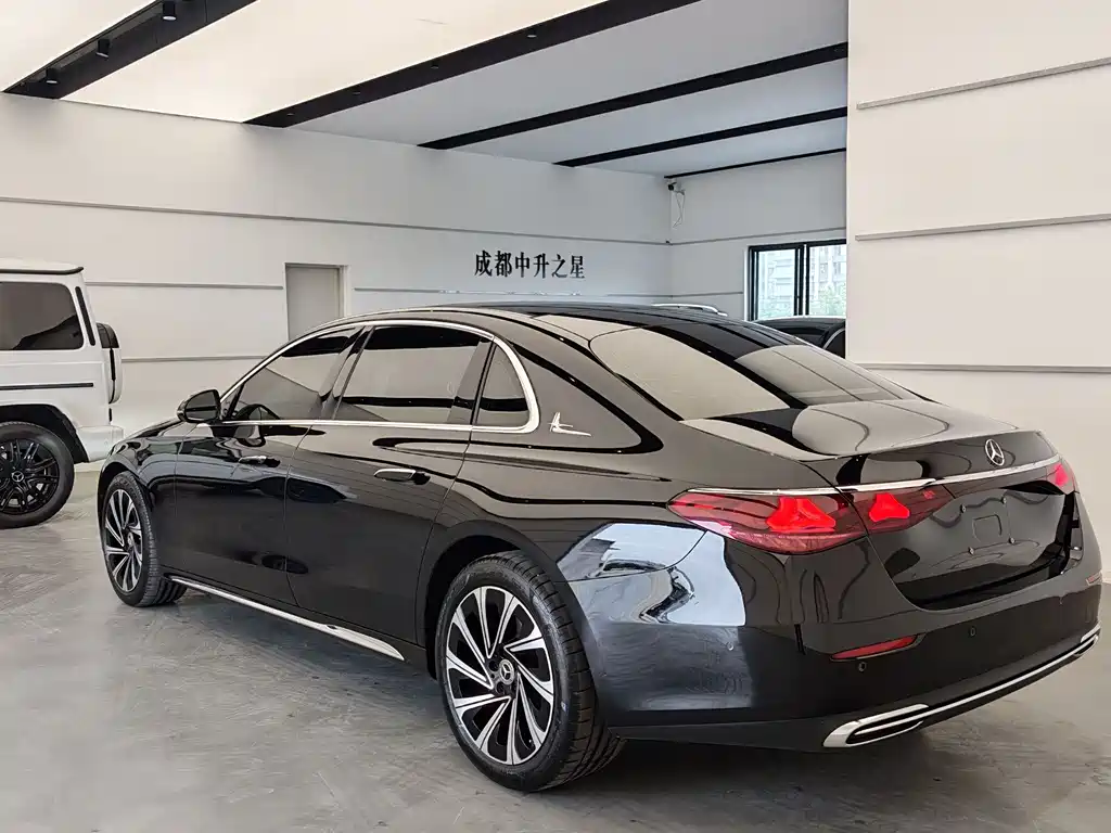 Mercedes-Benz E-Class 2024