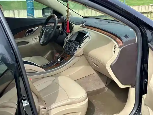 Buick LaCrosse 2012