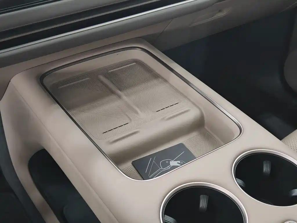 Li Auto i8 2025 — фото 7