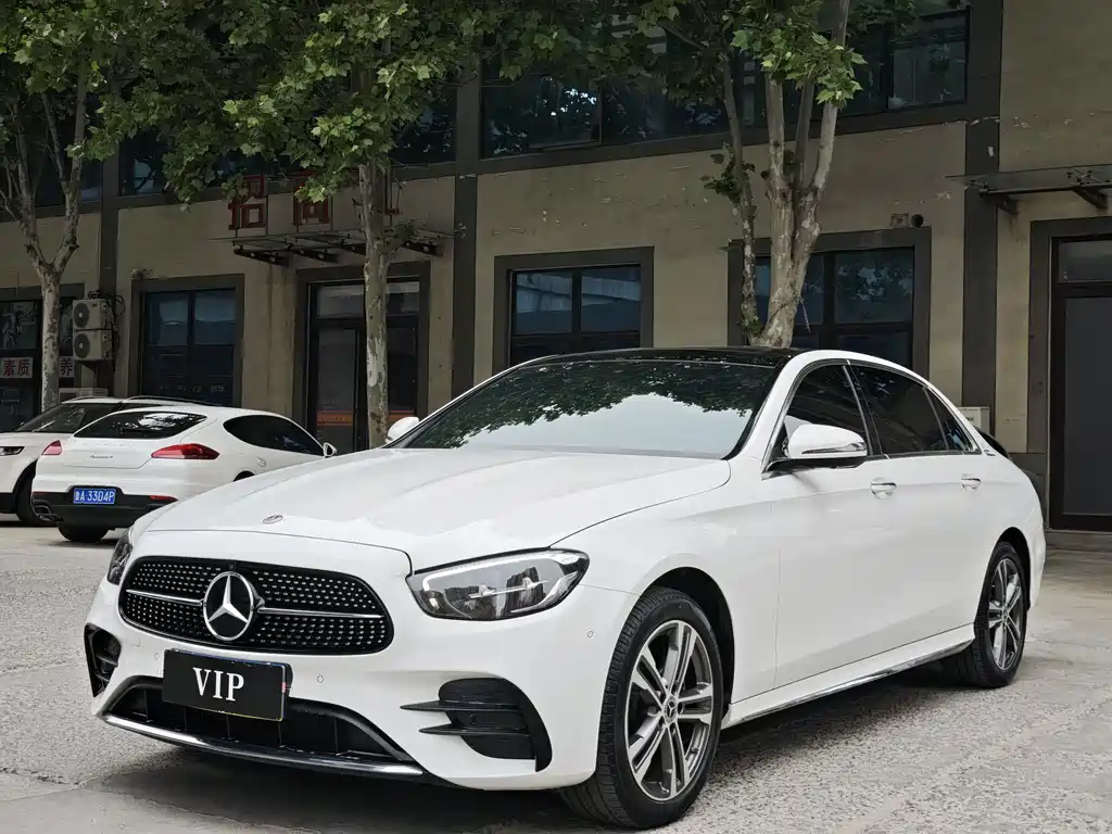 Mercedes-Benz E-Class 2023 — фото 1