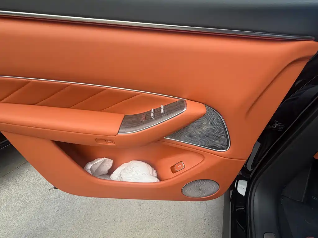 AITO M8 2026 — фото 33