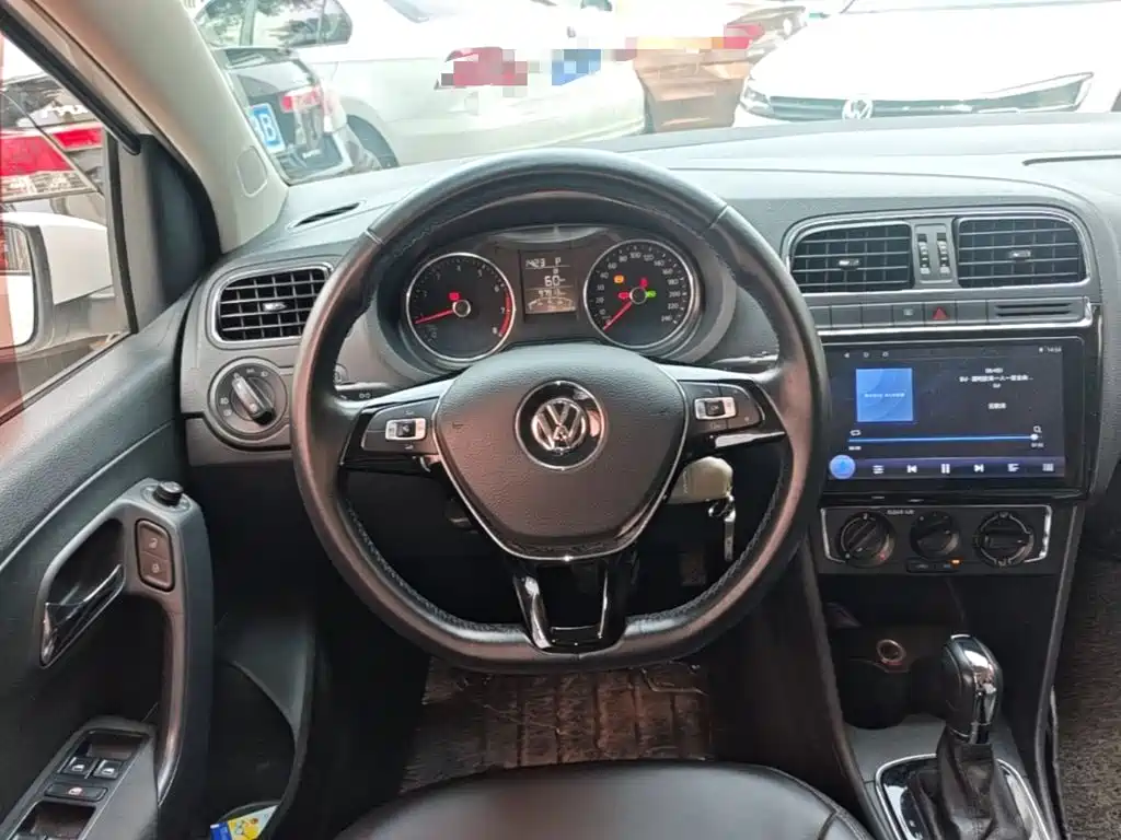 Volkswagen Polo 2017 — фото 11
